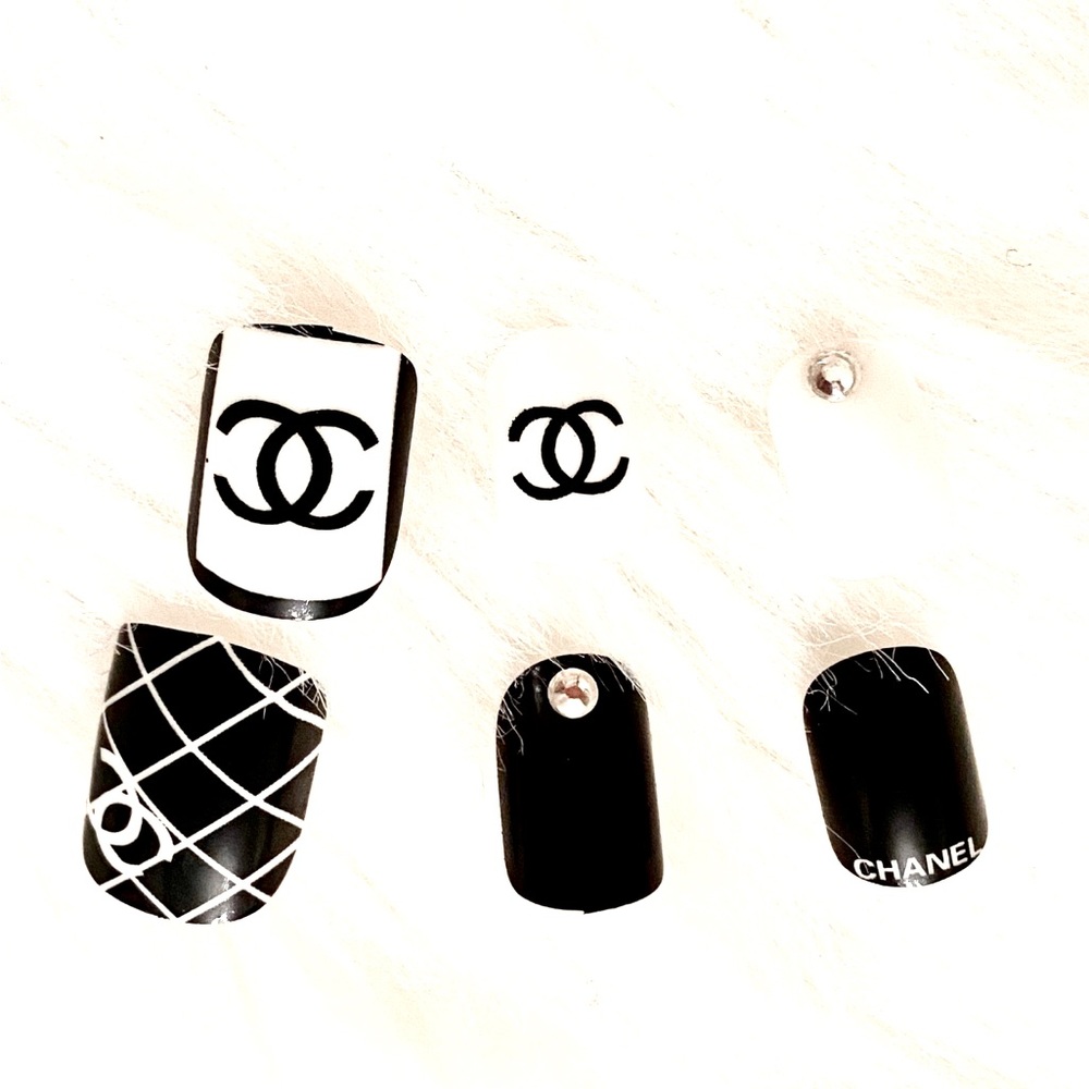 Elegant Press on Nails